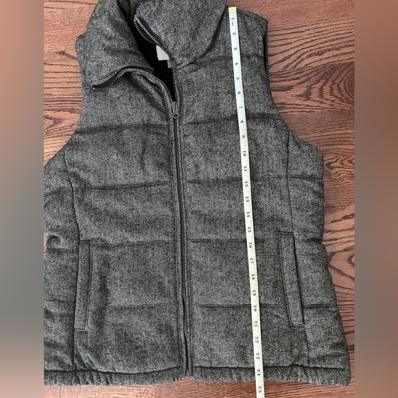 Old Navy Women's Dark Gray Wool Blend Tweed Zip-Up Puffer Vest - Picture 9 of 11